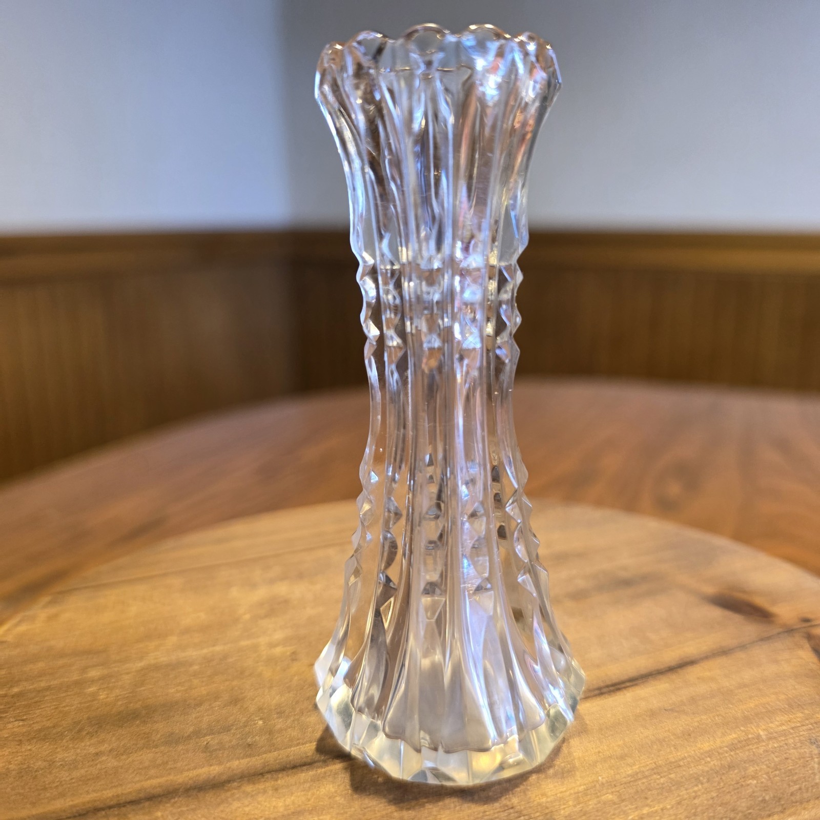 VTG AMERICAN BRILLIANT PERIOD (ABP) CUT GLASS BUD VASE, NOTCHED / ZIPPER 3.75″