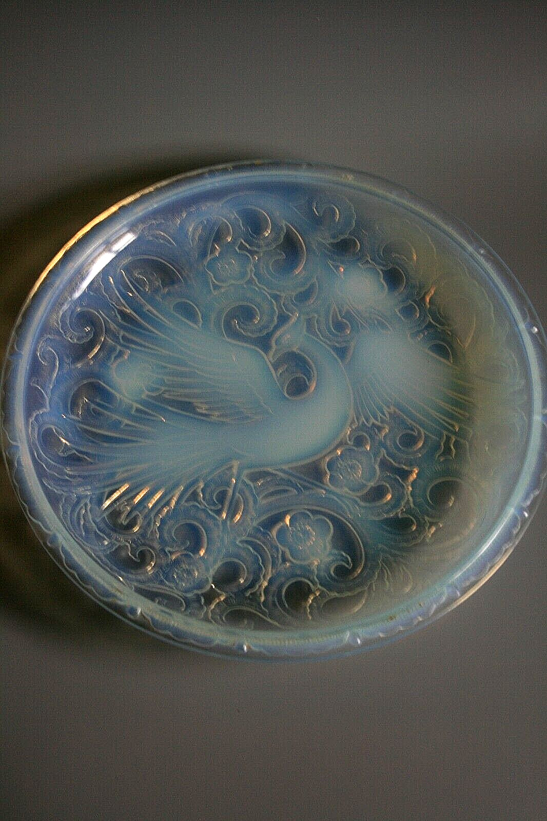 VERY LARGE ART DECO PIERRE D’AVESN OPALESCENT GLASS PLATE – CIRCA 1930