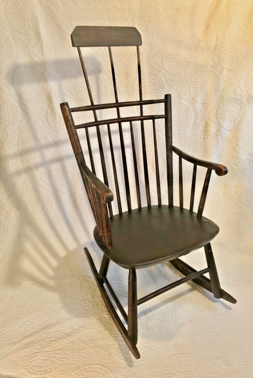 Primitive American Windsor Birdcage Rocking Chair with Extended Shawl c1810-1830