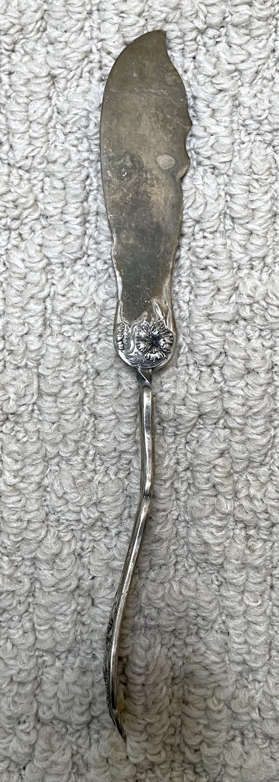 Antique Master Butter Knife Twist CARNATION 1908 W R Keystone Silverplate 7.375″