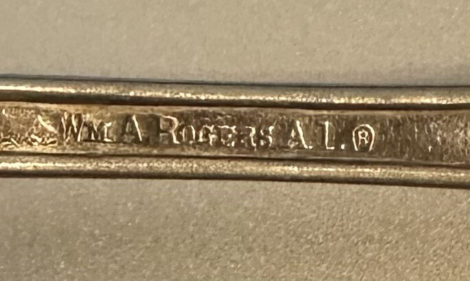 CARLTON Pattern Sugar Spoon Wm Rogers & Son A1 Silver Plate 6.75″