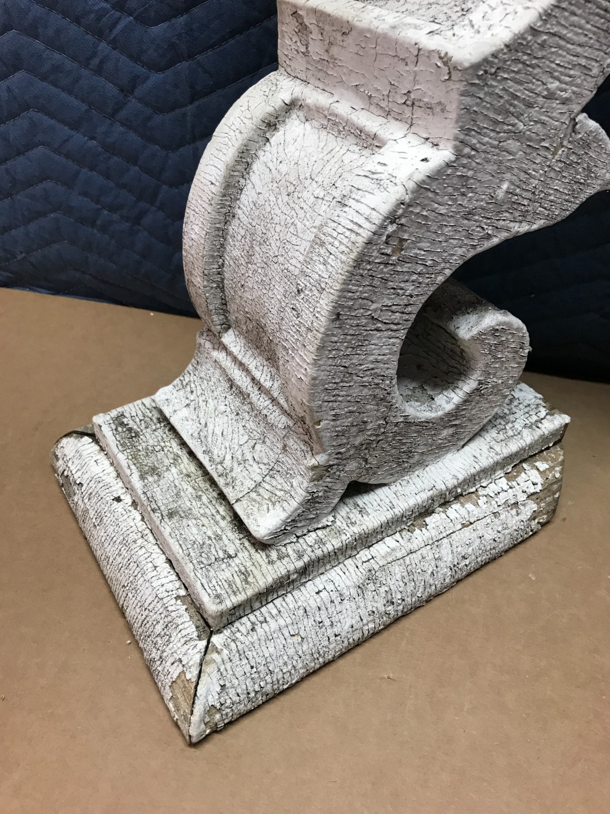 Pair Antique Large Shabby White Wood Corbel Roof Brackets Old VTG Chic 693-26B