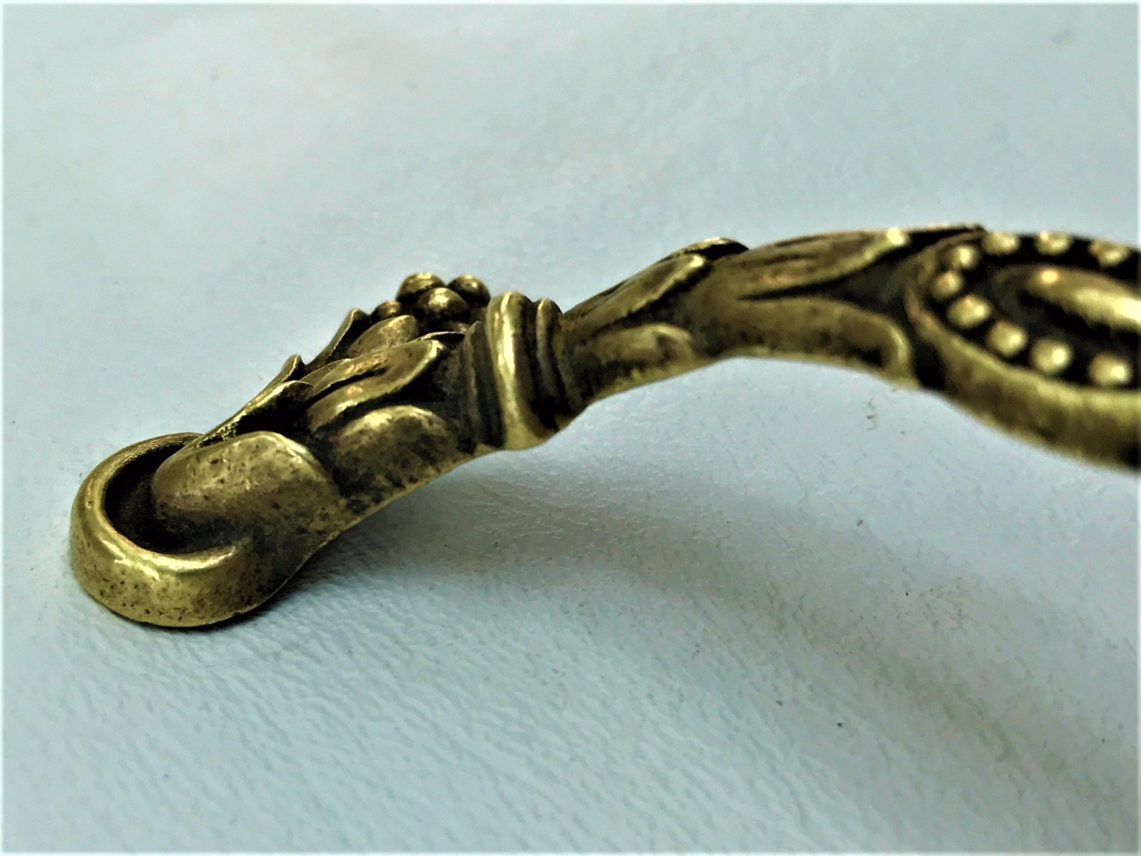 2.5”Centers Brass Antique Drawer Pull Swag French Provincial Art Deco