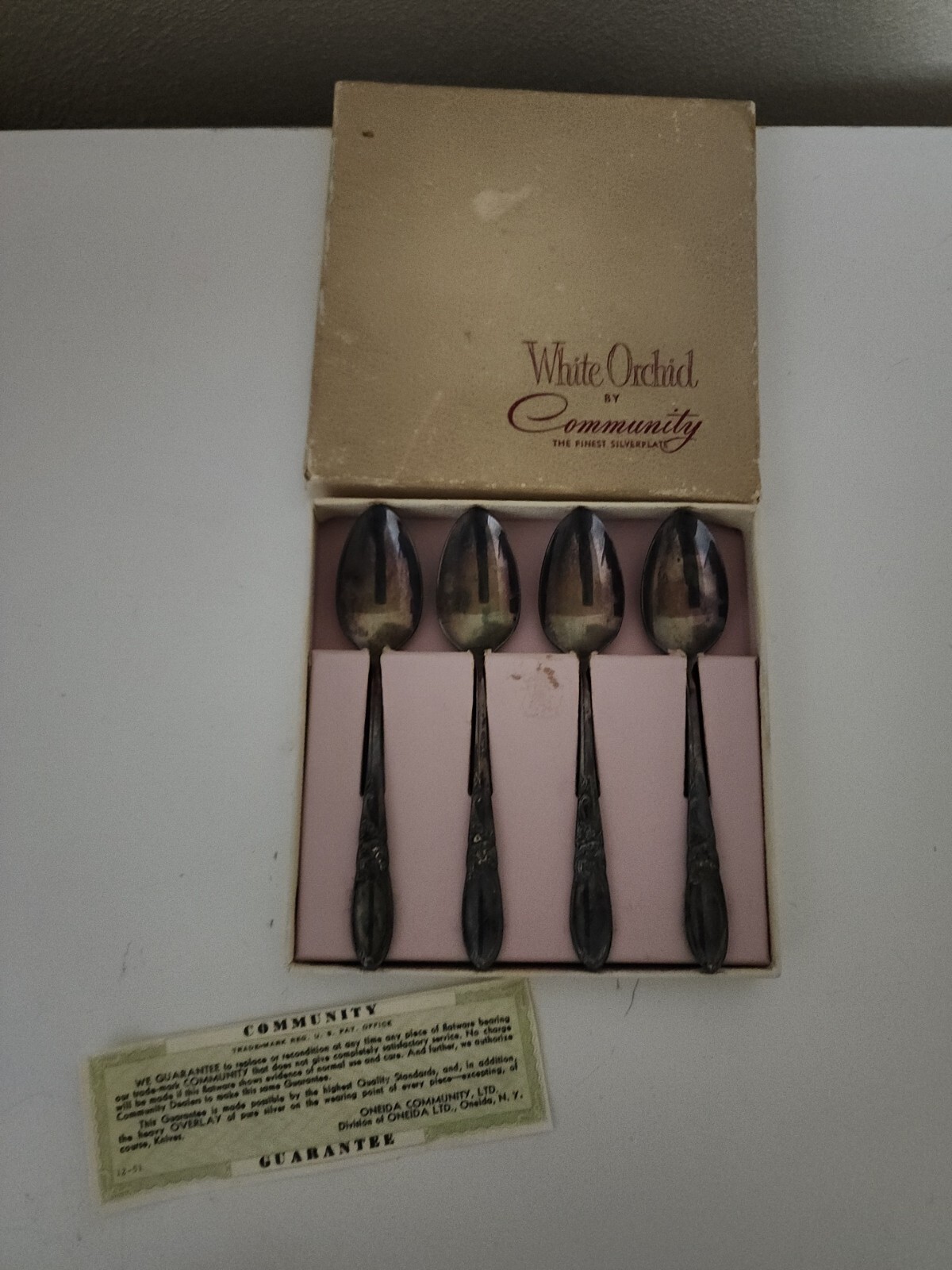 Vintage White Orchid Community Silverplate Demitasse Spoons Set 4 Box Guarantee