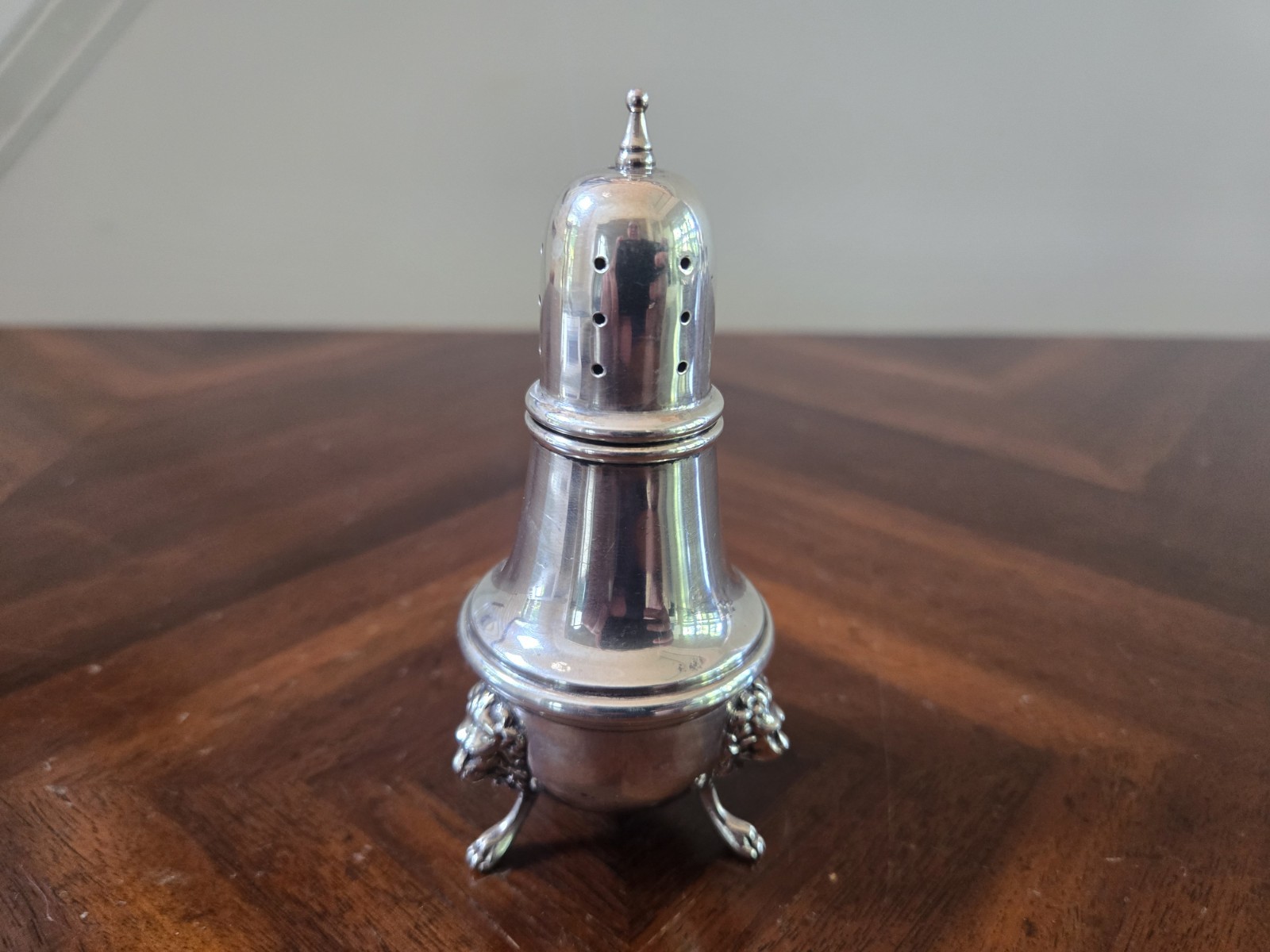 1 Poole Lion Heads Footed #88 Sterling Silver Salt Shaker