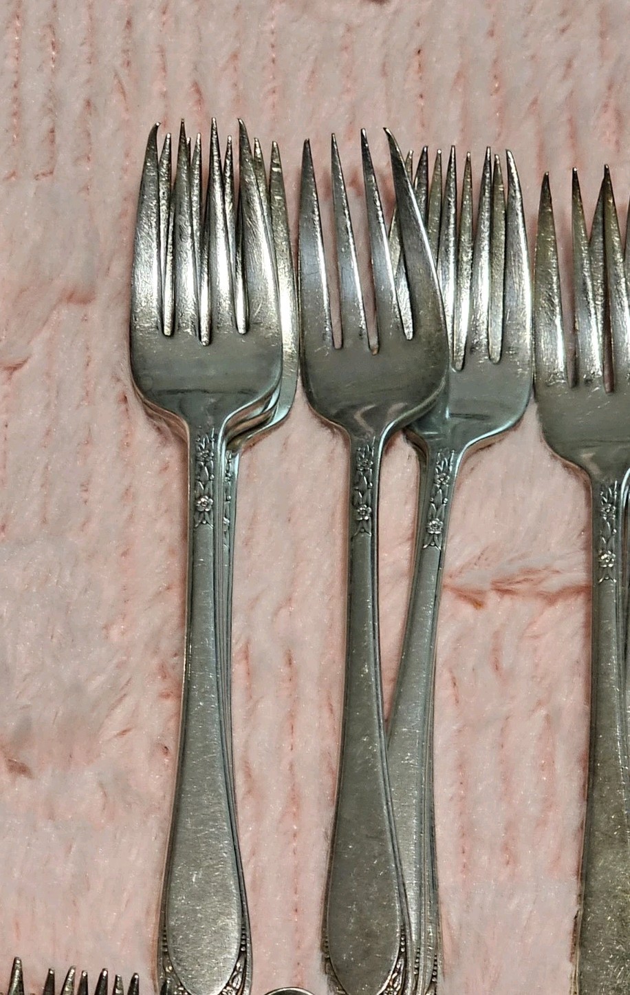 Silverware 44 Pcs Set -1847 ROGERS INTL silverplate LOVELACE pattern- Antq.