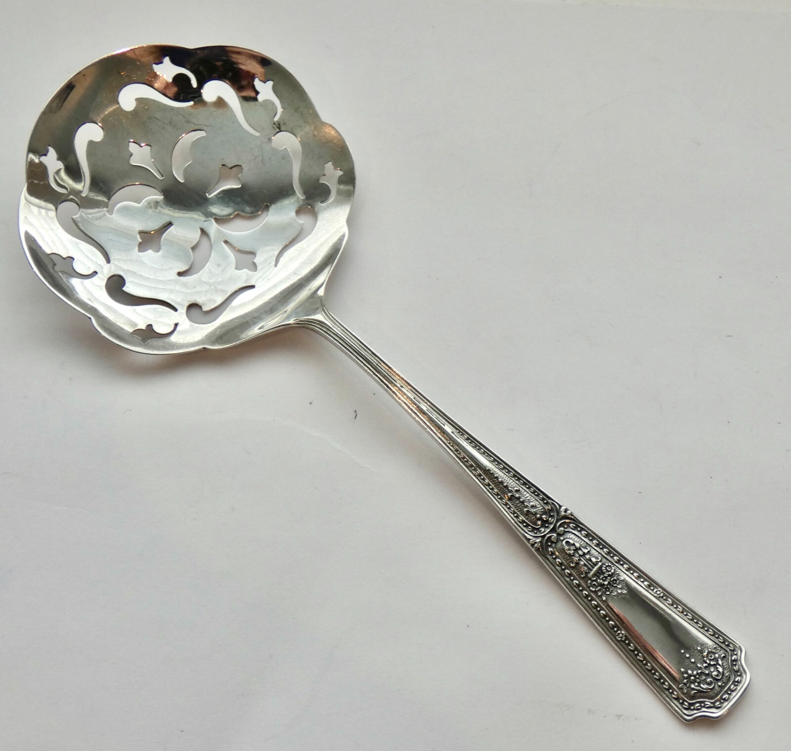 SSMC Sterling Silver Pierced Tomato Server 1900 Carpathia Pattern 7 3/8″