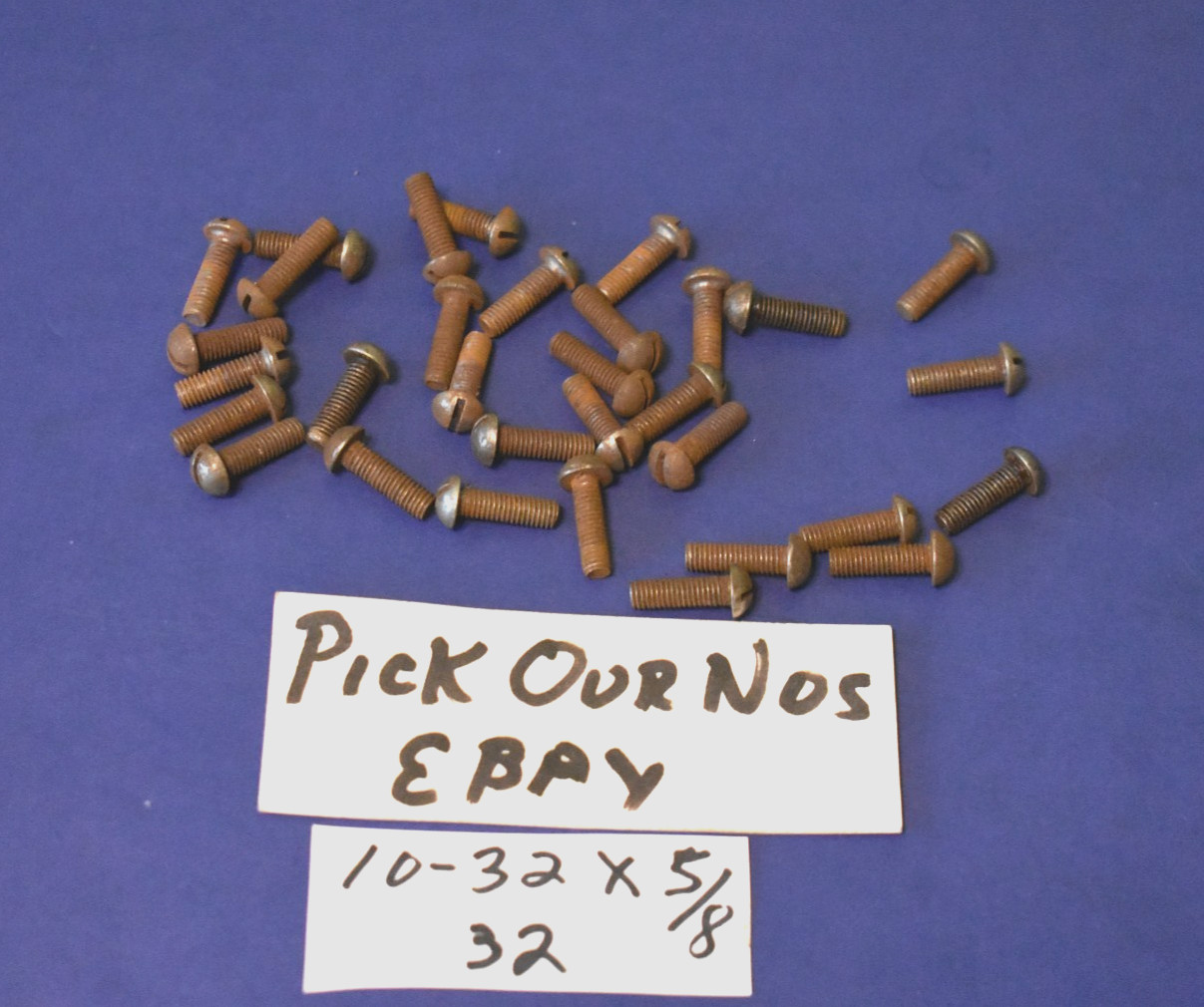 32 Vintage 10-32 x 5/8″ Slotted Round Head Steel Machine Screw Bolt