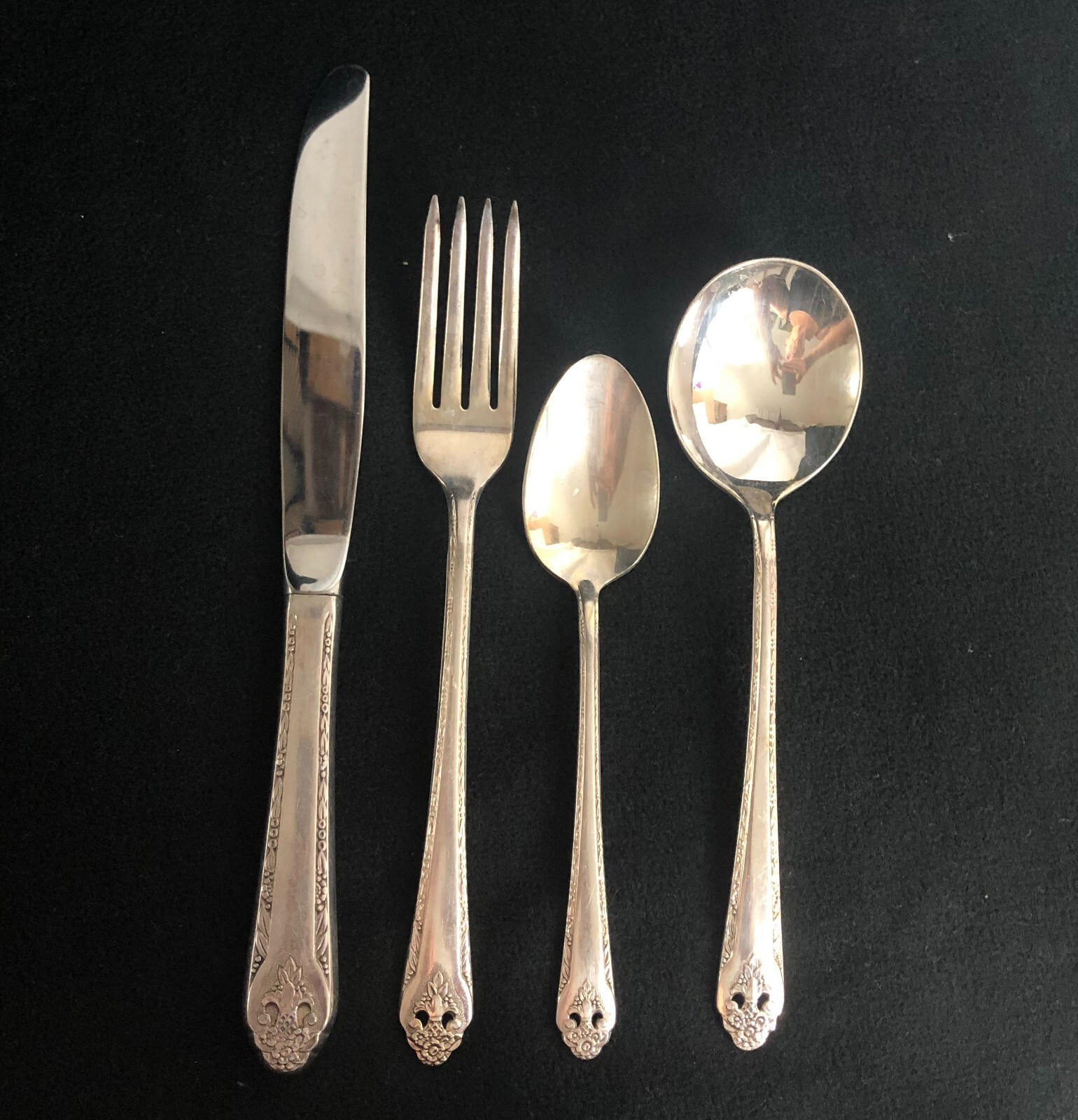Holmes & Edwards Inlaid Silverplate by International Silver 48 Pieces in Chest