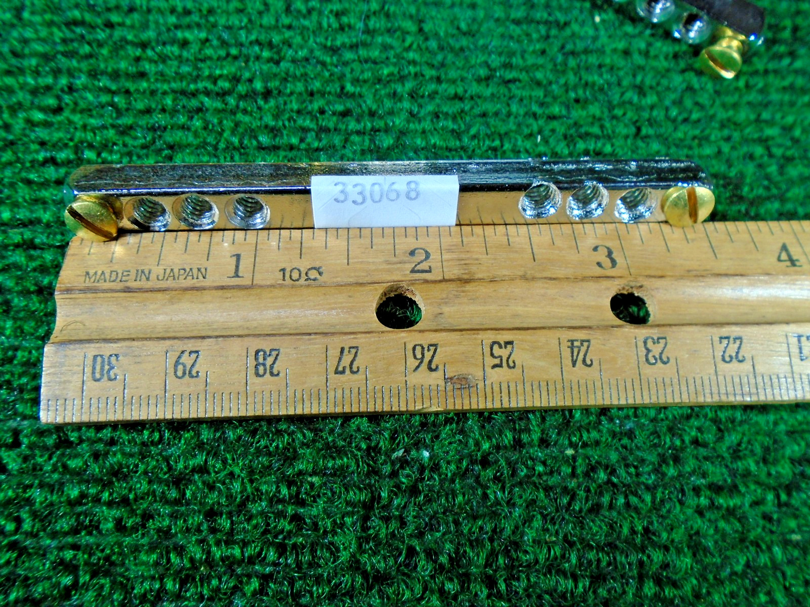 ONE 3 1/2 DOOR KNOB SPINDLE POST CONNECTING SHAFT w/ BRASS SCREWS!! (33068)