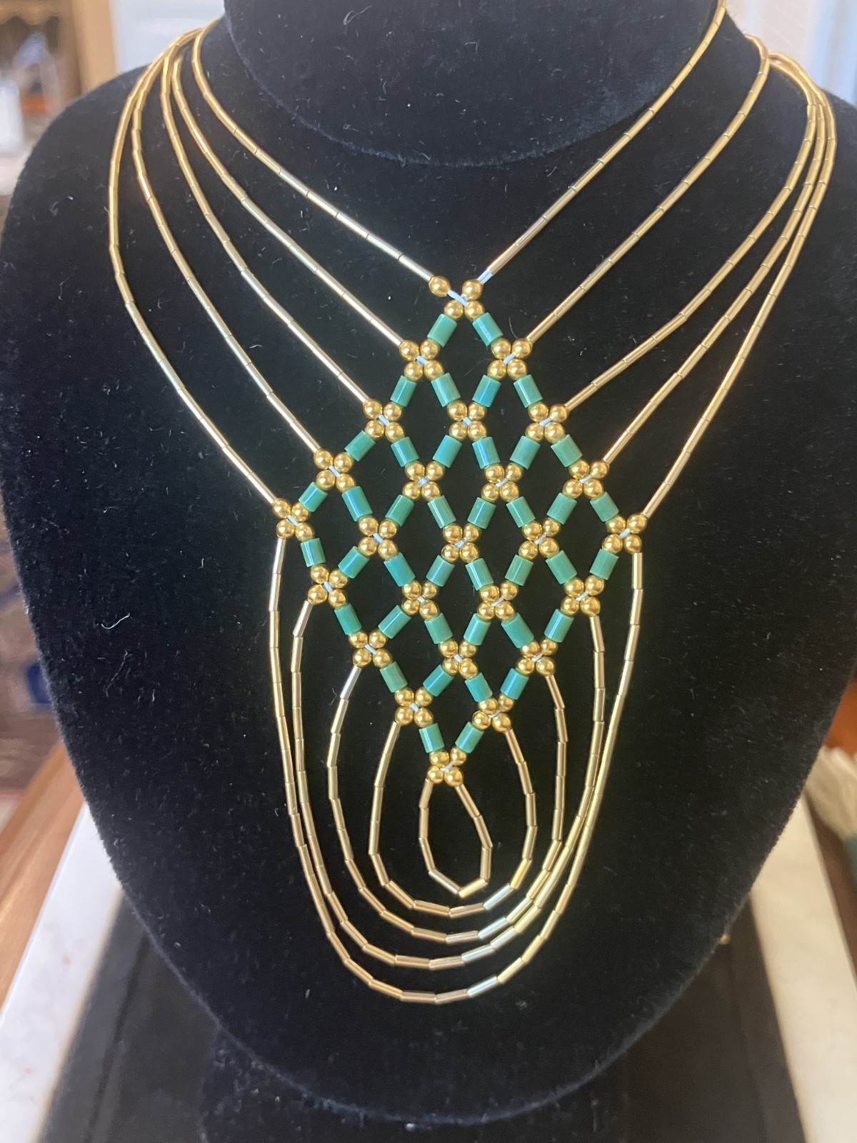 VINTAGE MULTI-STRAND BEADED BIB NECKLACE GOLD TONE & GREEN STATEMENT JEWELRY