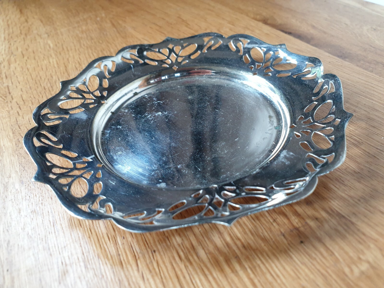 Harris & Land Silver Plated Small Plate Coin Dish Beautifully Detailed