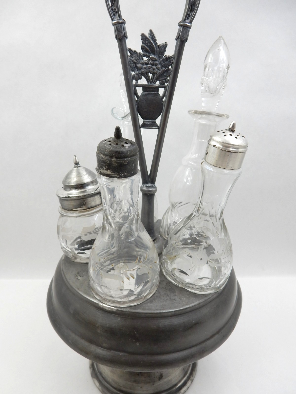 ANTIQUE C.B. BARKER NEW YORK TRIPLE PLATE 5 BOTTLE CONDIMENT CRUET SET HOLDER
