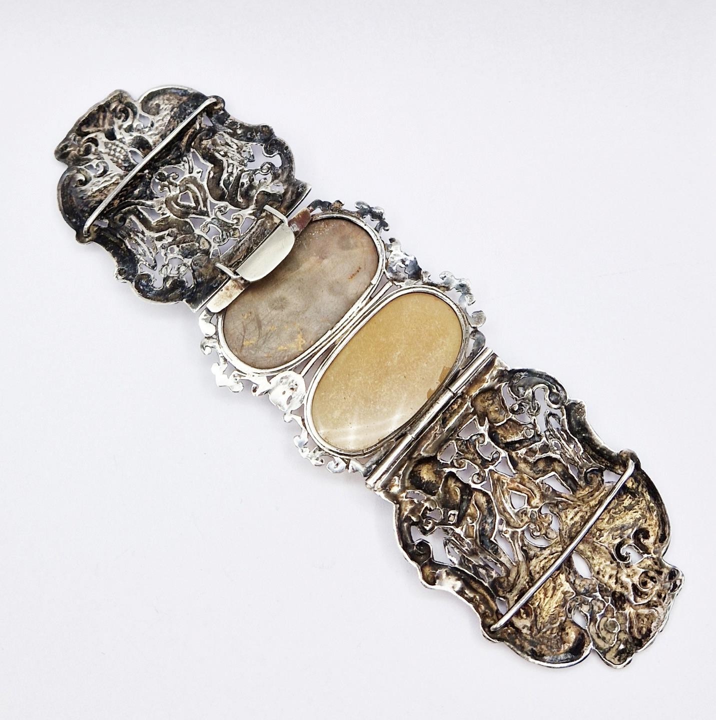 FINE ARTS & CRAFTS SOLID SILVER AGATE MOUNTED NURSES BUCKLE c1900