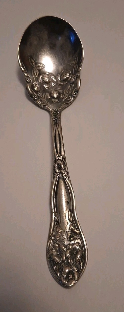 Antique 1913 Fairfield Silver Plated ” ONE ” Pattern Shaped Bowl SUGAR Spoon