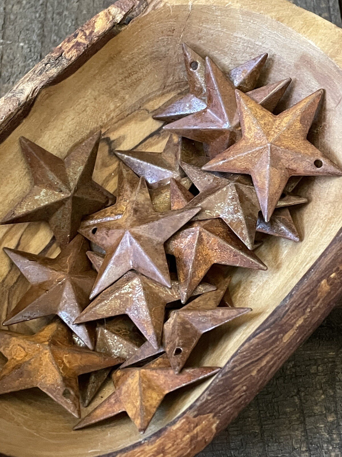 200 Rusty Barn Stars 100 ea. 1.5″ and 2.25″ Primitive Country Rust Metal Stars