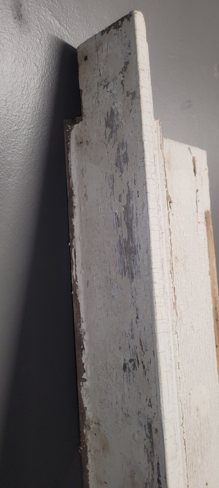 Window HEADER Pediment Lintel WHITE Chippy Paint 44 1/2″ SHELF FARM Victorian