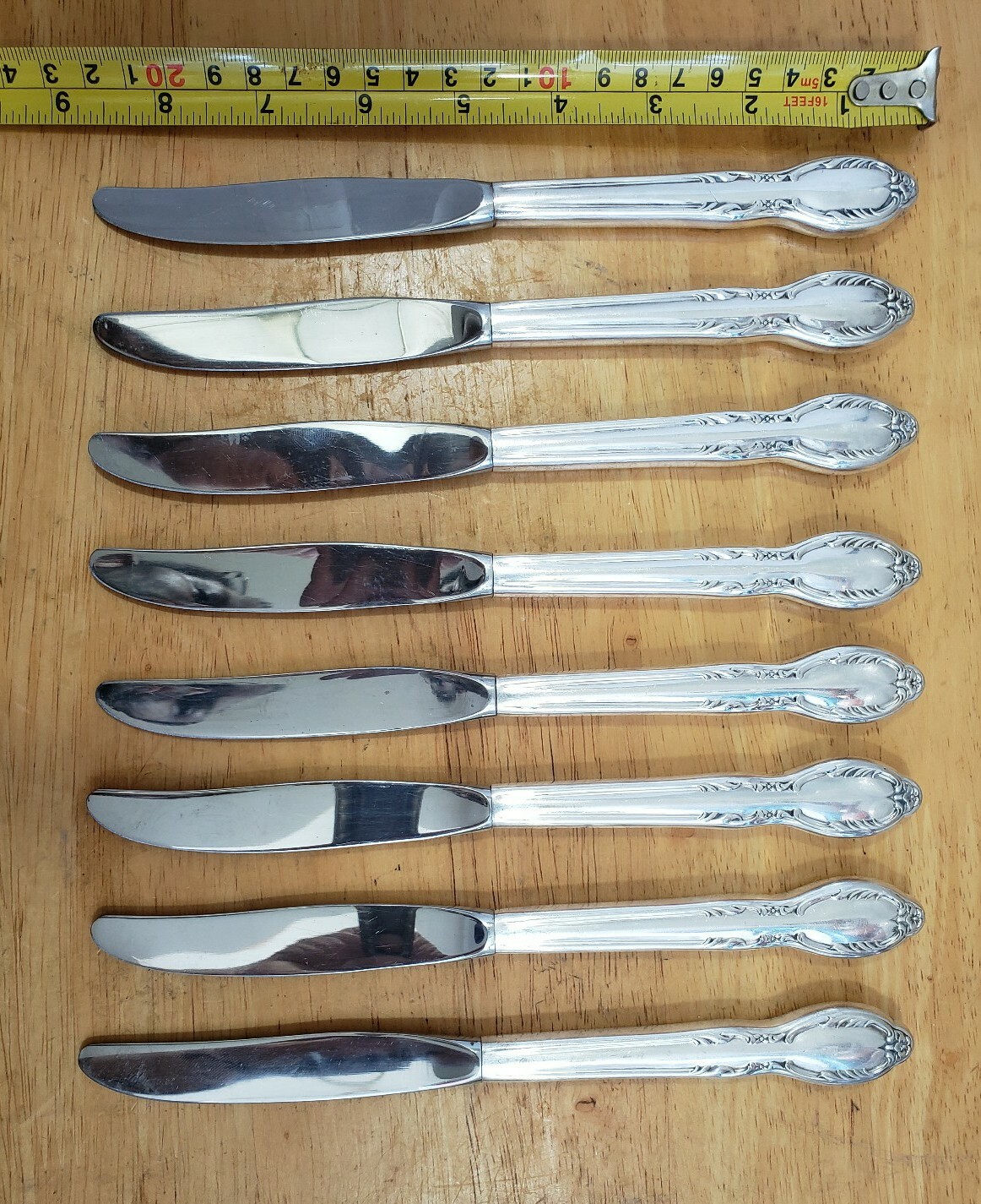 8 VTG 1956 ROYAL MANOR/ MASTERPIECE SILVERPLATED MODERN HOLLOW GRILLE KNIVES