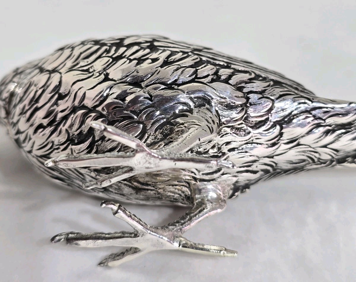 Continental novelty silver model. Nateralistically fashioned as a Bird . French