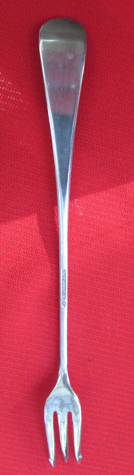 Niagara Falls 1 Pattern LH Olive Pickle Fork By Diamond W Weinberg Silver Plate