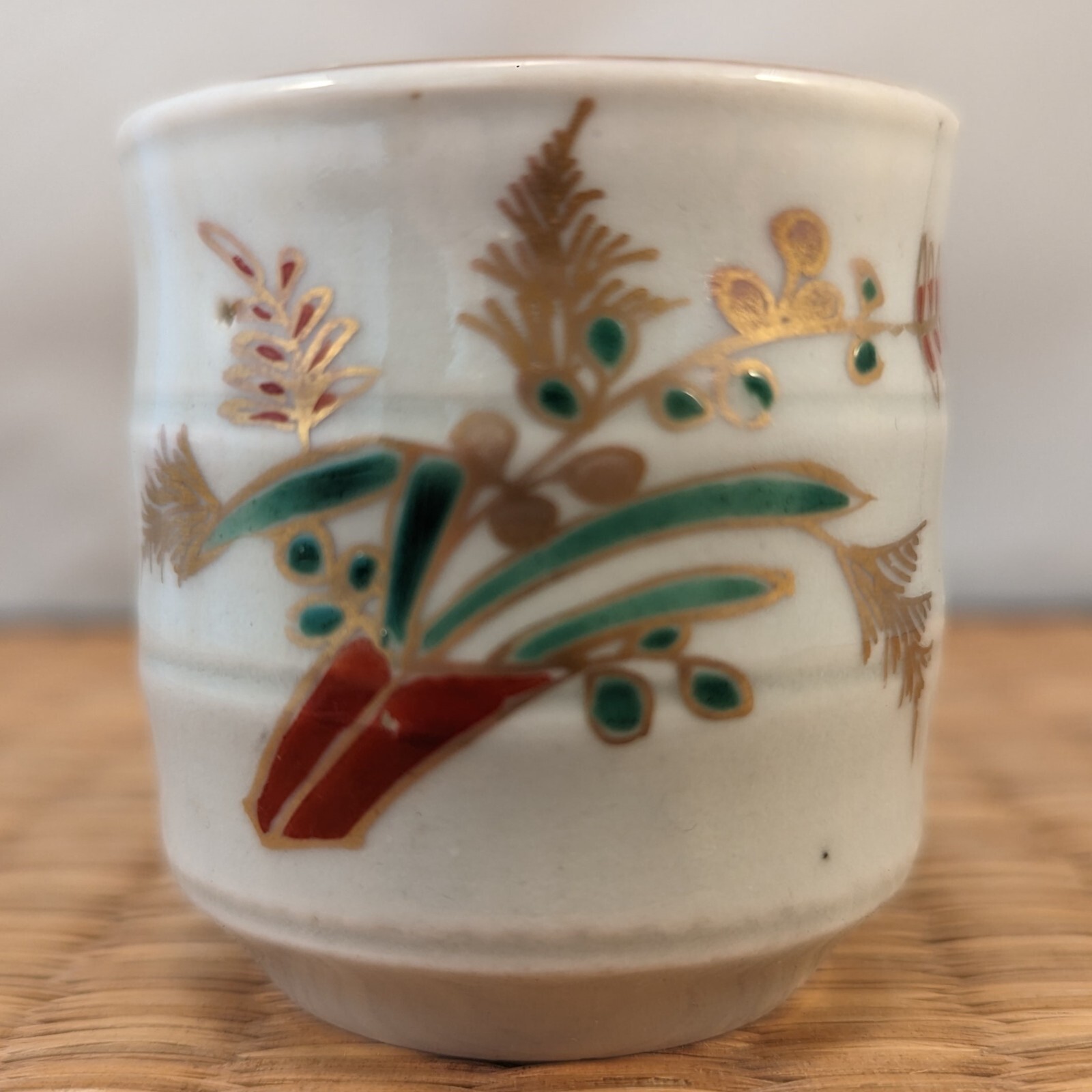 Antique Japanese Arita Imari Porcelain Sake Cup Guinomi Ferns Flowers Edo Japan