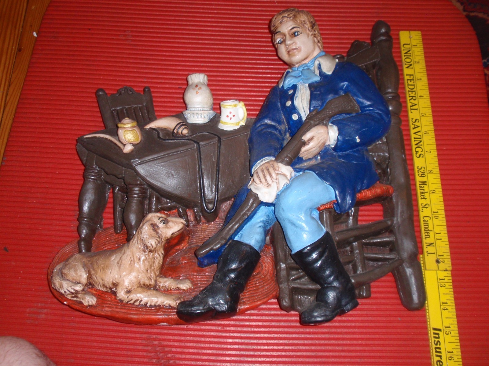 VINTAGE CHALKWARE / PLASTER WALL HANGING SCULPTURED PLAQUE PATRIOT SOLDIER RIFLE