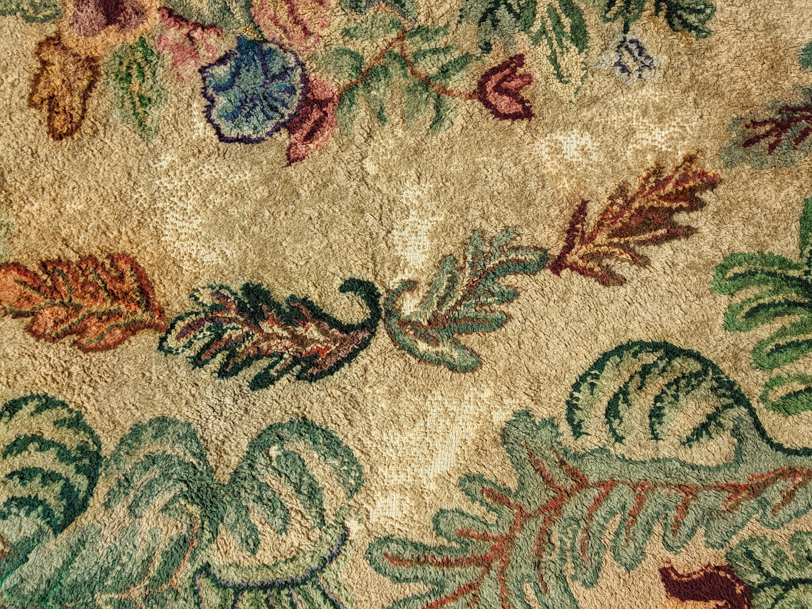 Large 7.5′ x 7.5′ Antique Folk Art American Hooked Rug Floral Wool