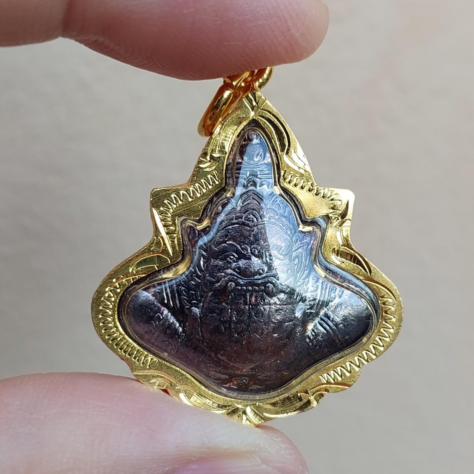 Black Phra Rahu Giant Eats the Moon Thai Amulet Pendant Gold Micron Case