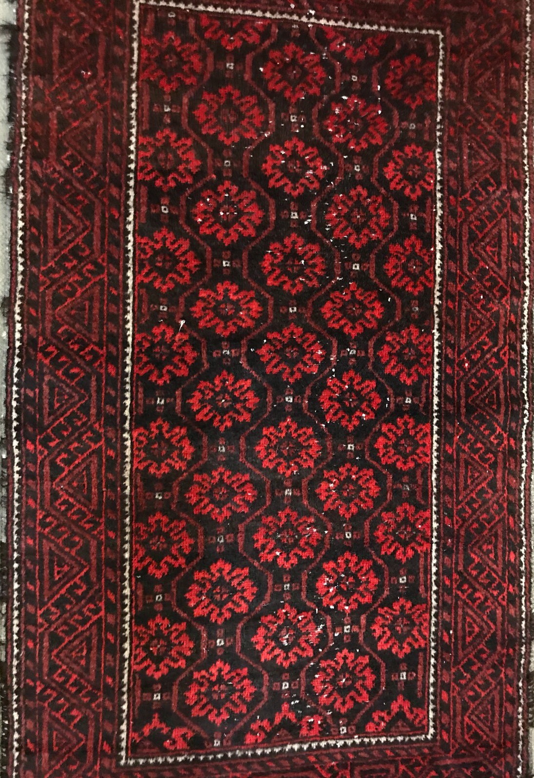 AN ATTRACTIVE SIMPLE BALUCHSTAN RUG