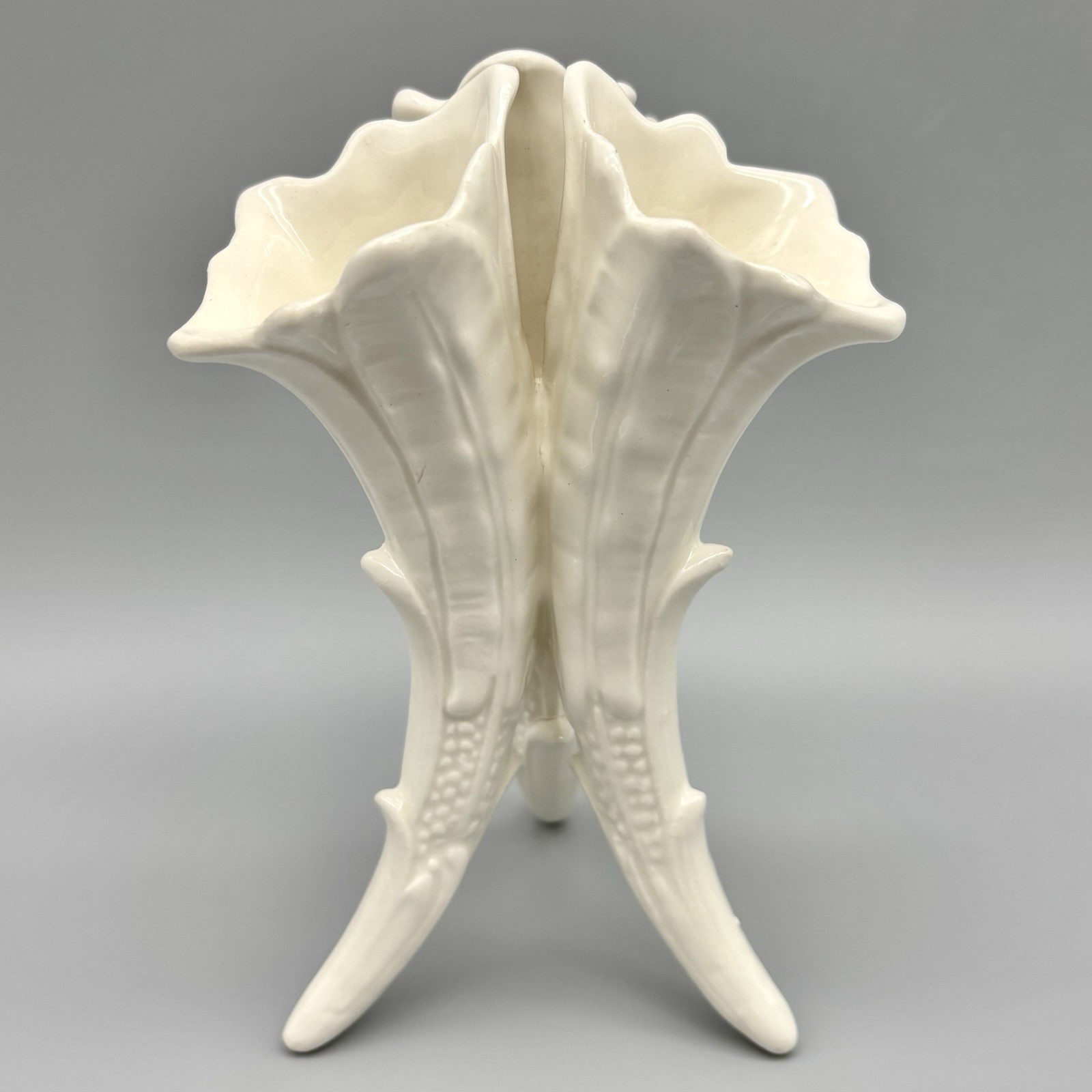 Japanese Bone China White Cornucopia Horn Epergne Style Tripod Vase 6.5″