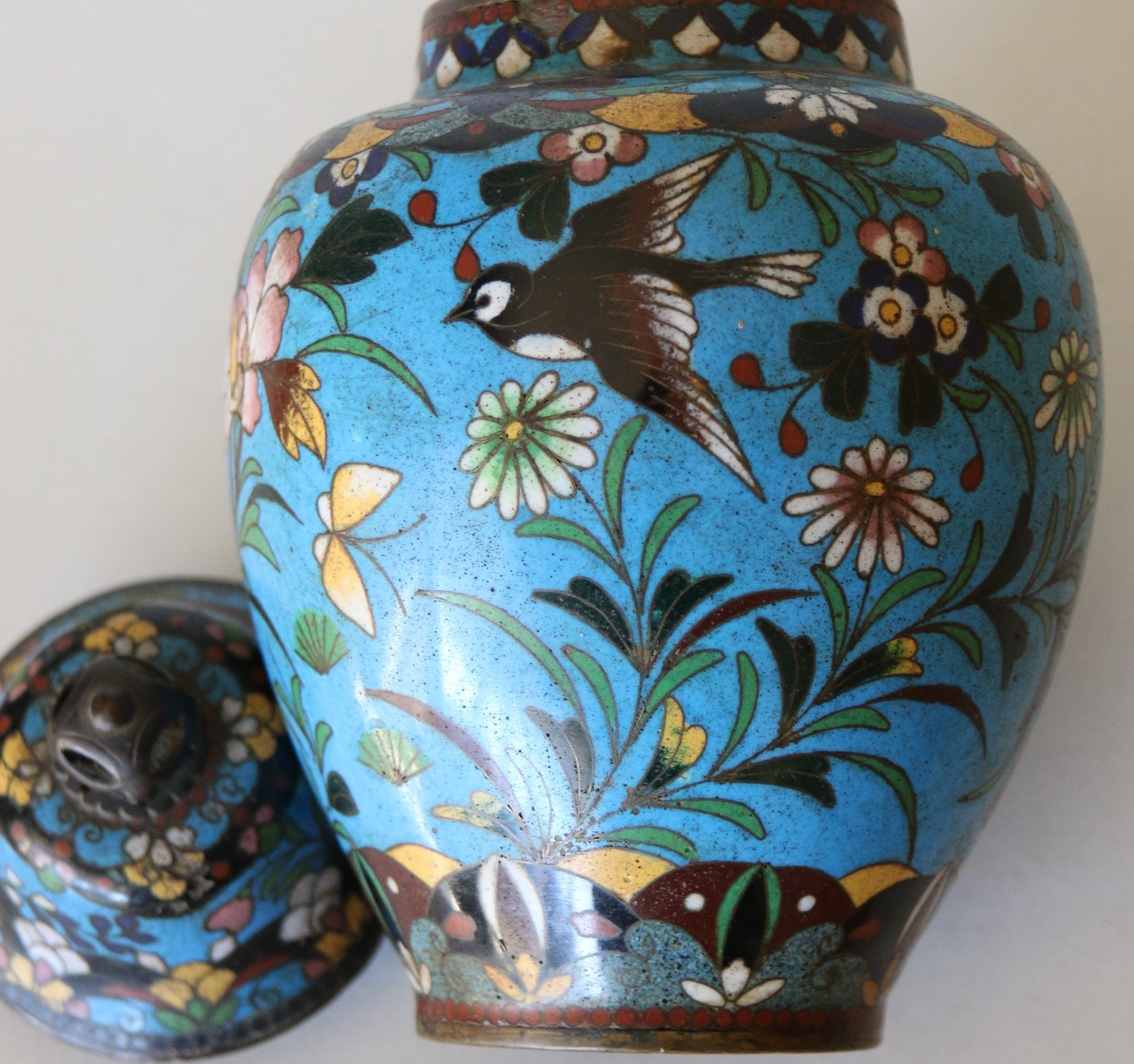 Antique Japanese Cloisonne Lidded Jar/Urn Meiji Period 8inch or 20cm Tall