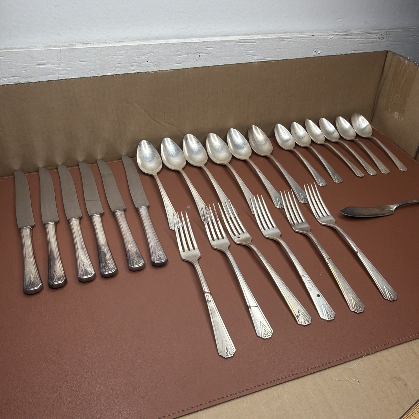 Vintage 25 Pc Deauville Oneida Community silver-plate Art Deco 1929 Flatware Set