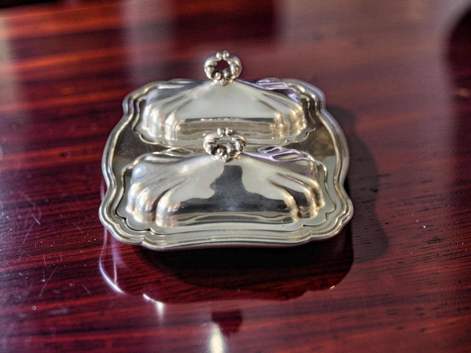 Vintage Oneida silver-plated double butter dish serving tray with scallop edging