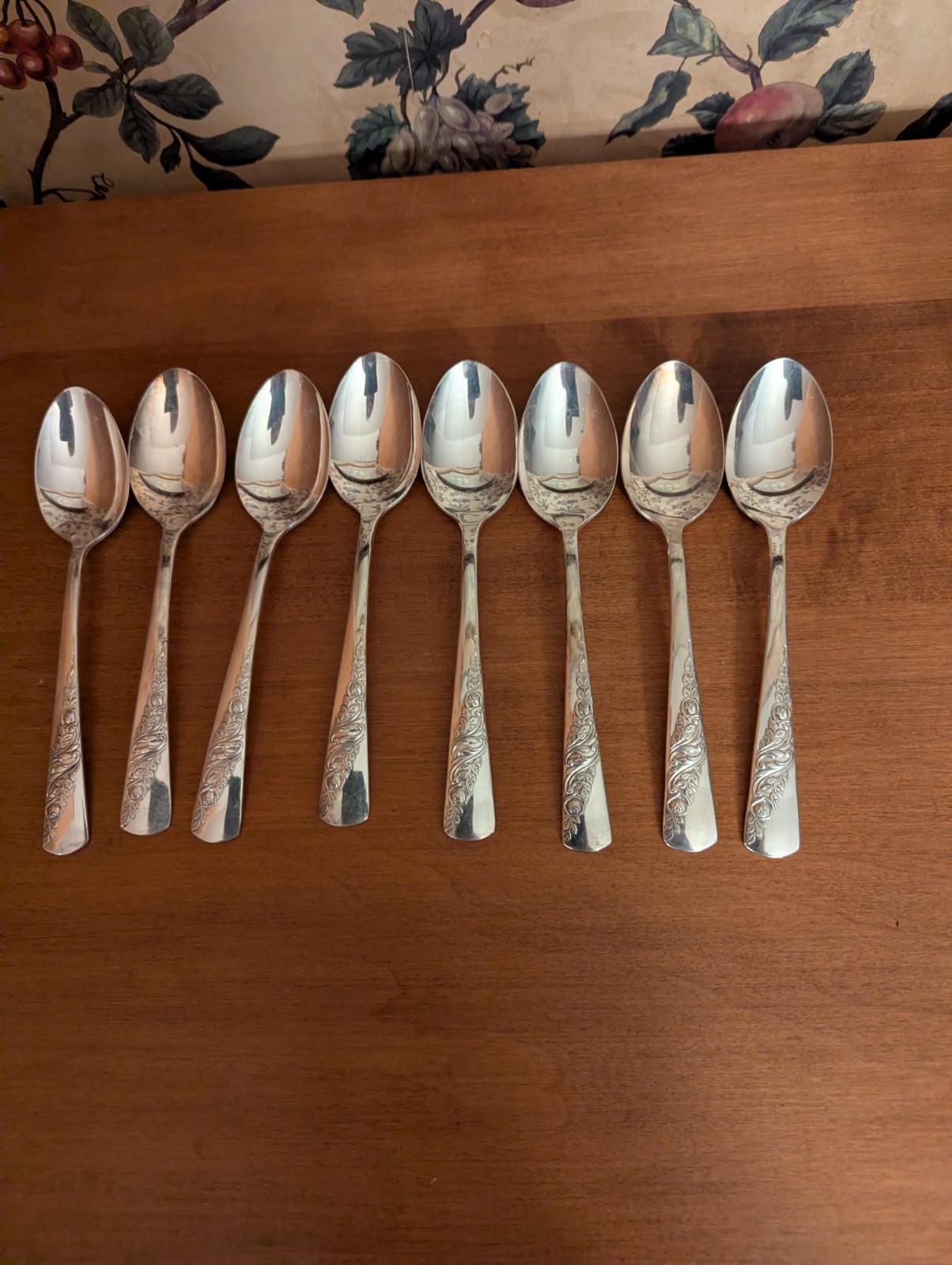 8-VINTAGE BRIDAL CORSAGE WALLACE SILVERPLATE PLACE/TABLESPOONS SPOONS 7″