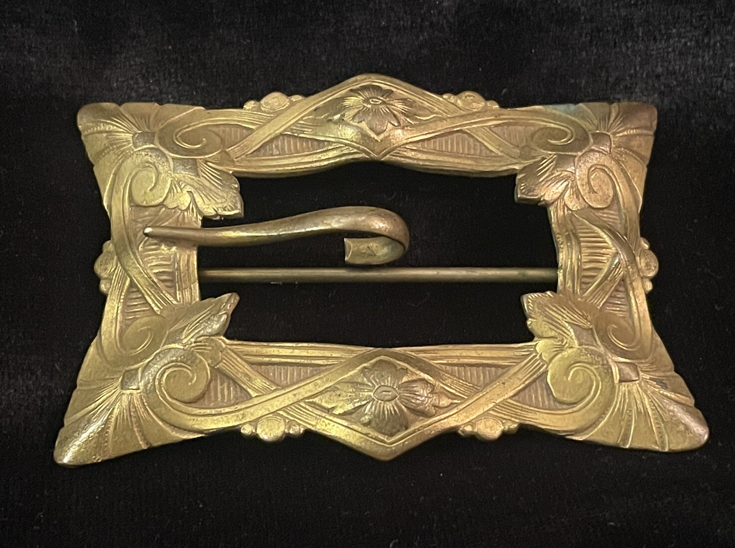 Victorian Buckle Brooch Pin Fancy Engraved Copper And Brass 2 7/8” X 1 3/4″ 🌺🌺