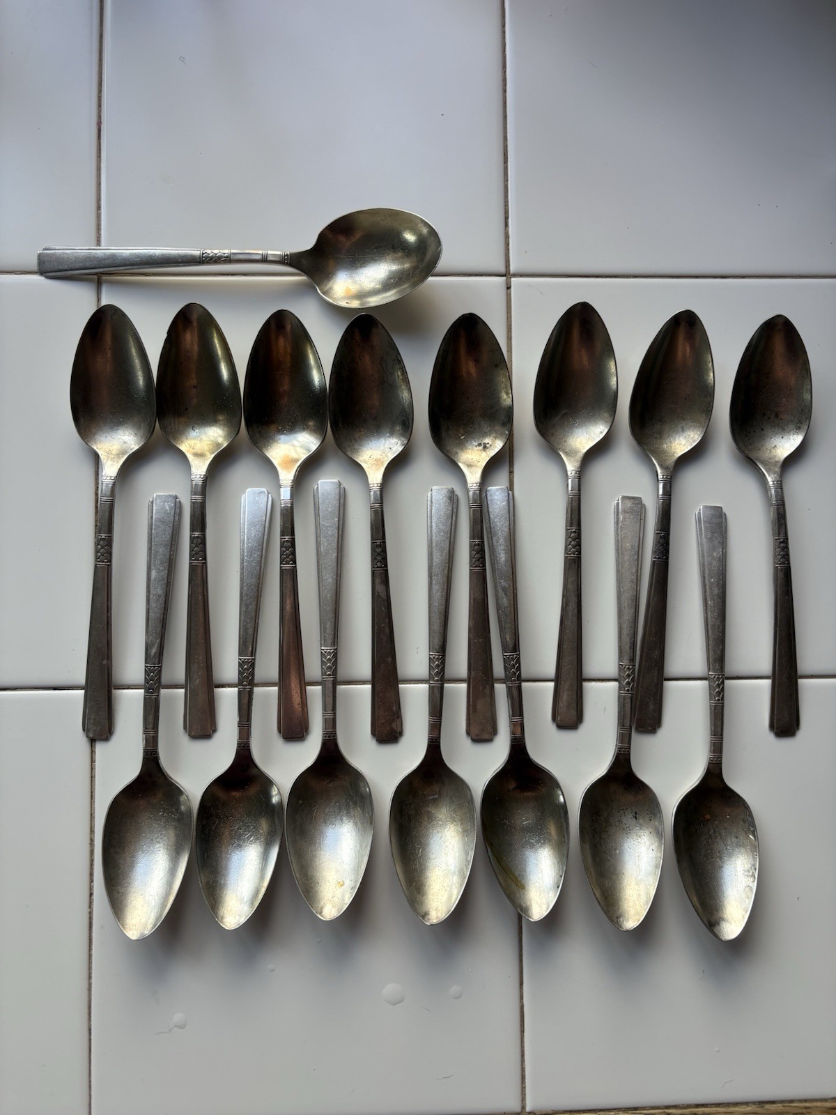 VTG 1881 Rogers Silver Triple Plate Oneida Capri Spoon 6” Flatware 16 Spoons