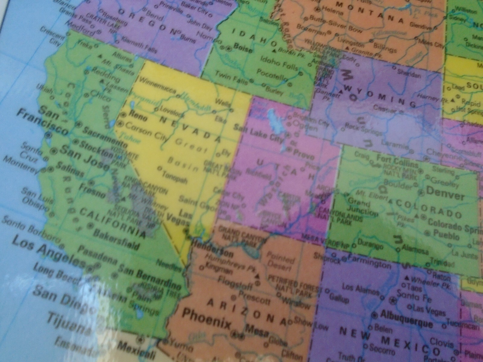Hammond International World & US Map Laminated 11″ x 8 1/2″ EUC