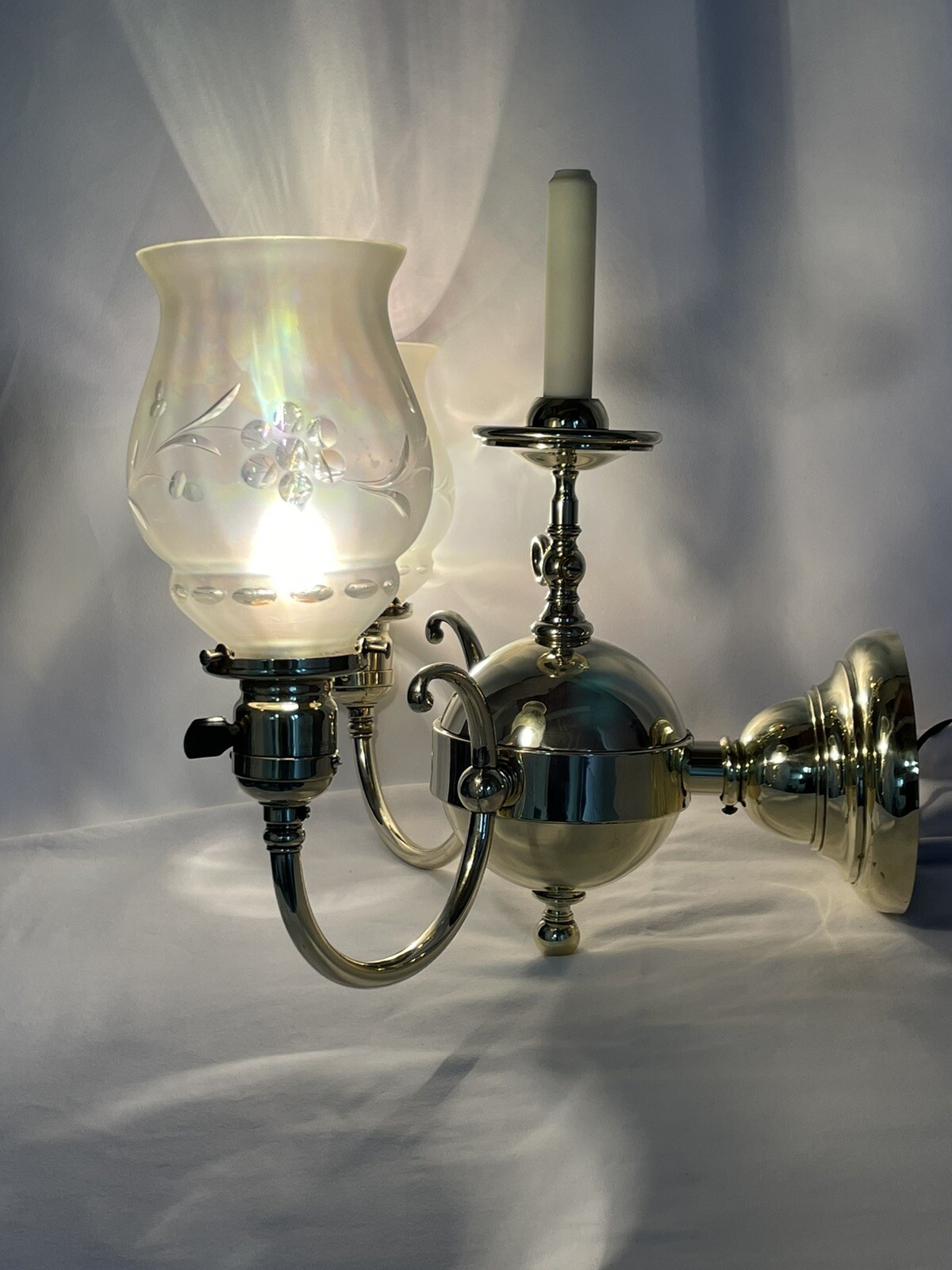 Antique Faries Style Victorian Brass Wall Sconce Lamp 2Arm Glass Shades Gasolier