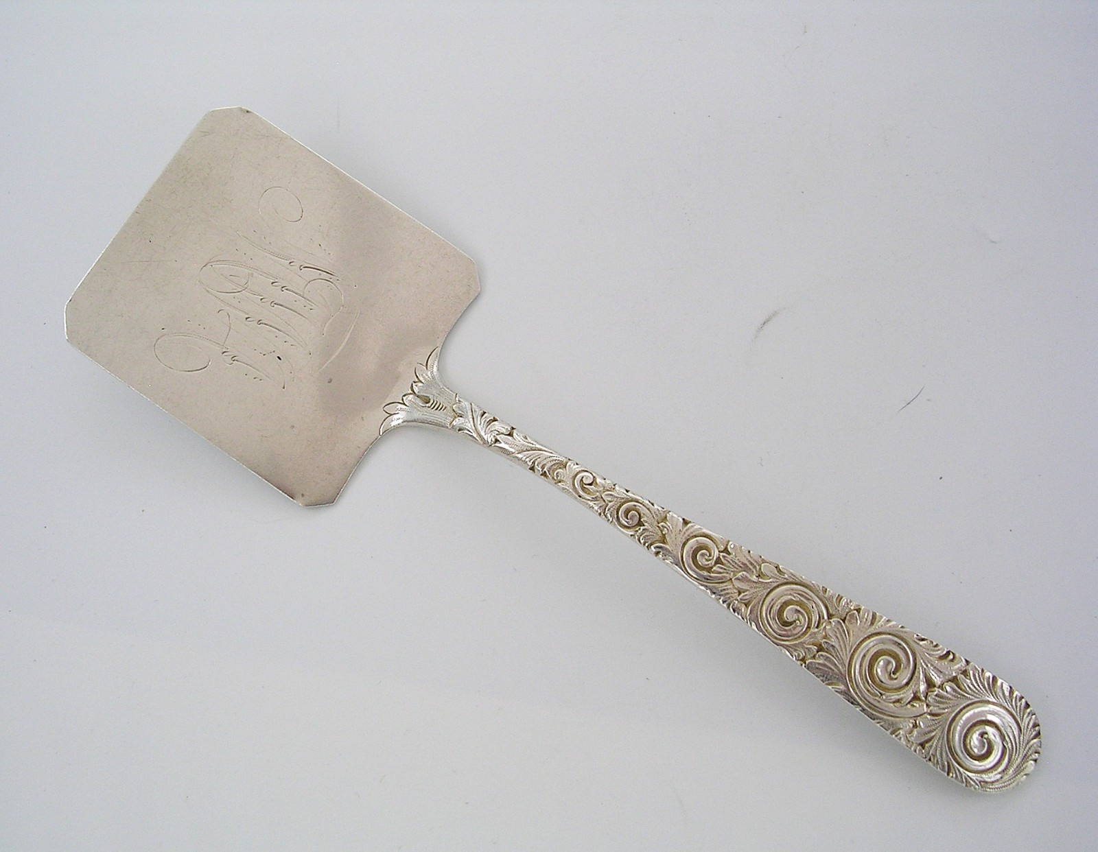 Antique Baltimore Sterling Silver Jacobi & Co. Acanthus Waffle Server-8 7/8″