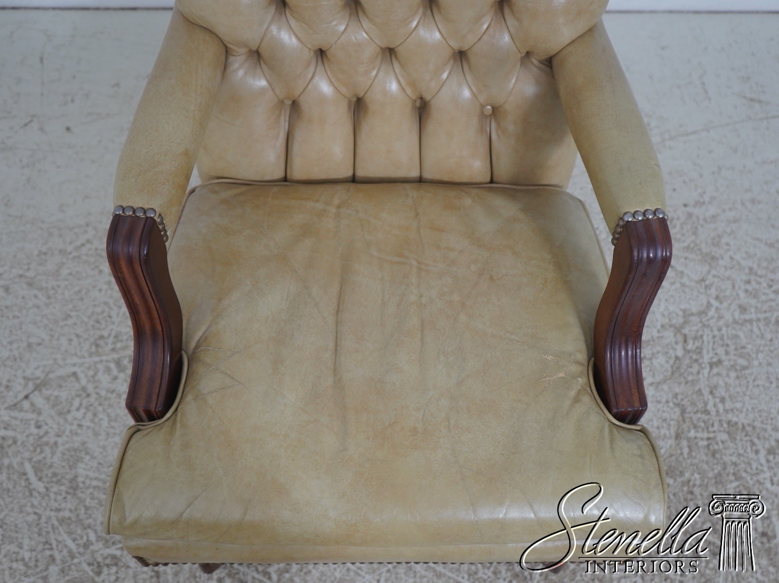 73549: Classic Leather Tufted Rolling Desk Chair