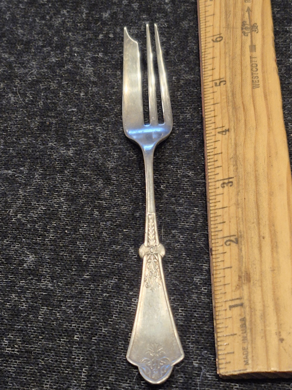 Wm Rogers International Cake Fork. Silver Pattern, 1874. Rare 6″ Silver plate
