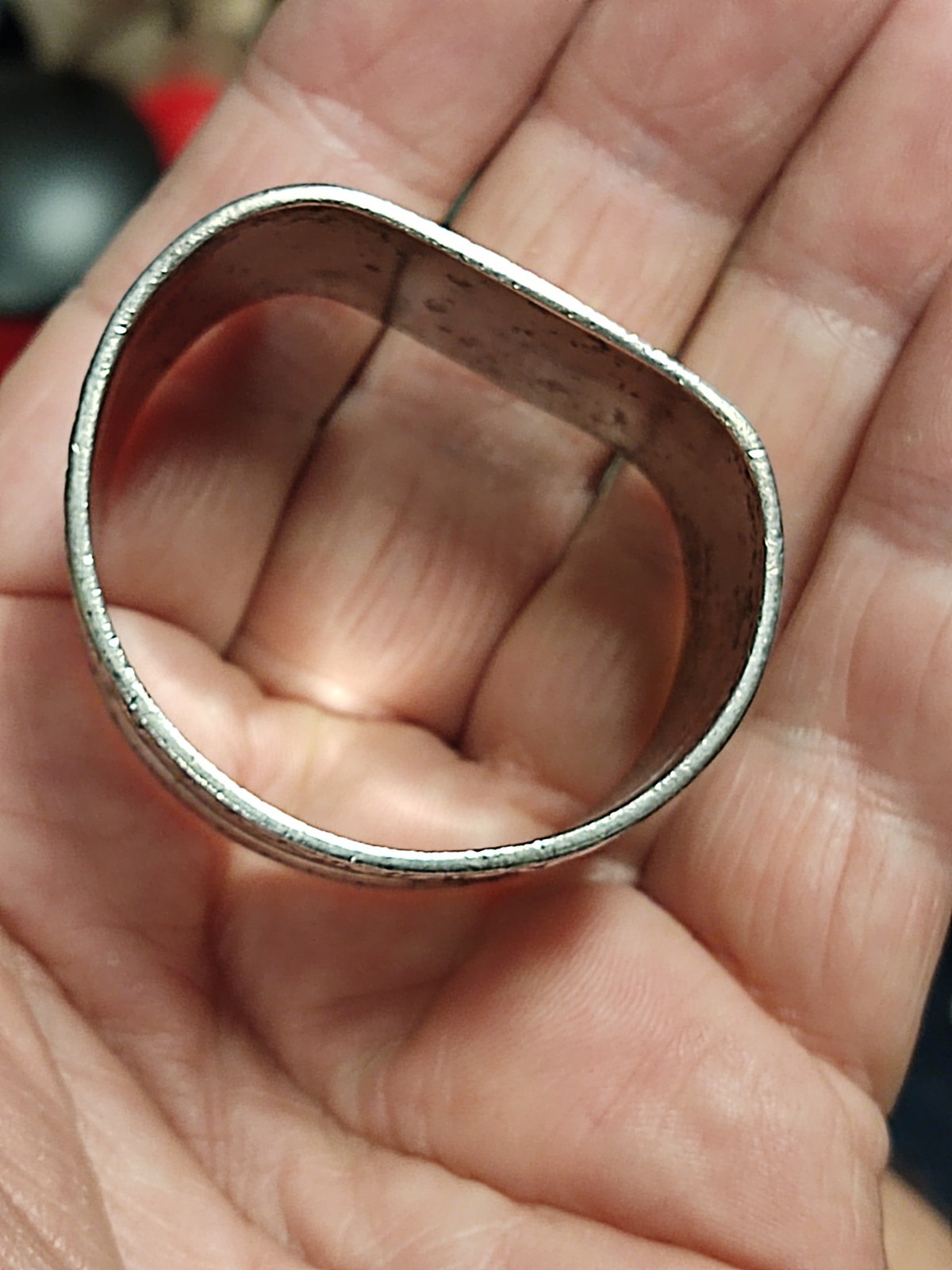 Sterling Silver Napkin Ring – London Hallmark – 35 Grams