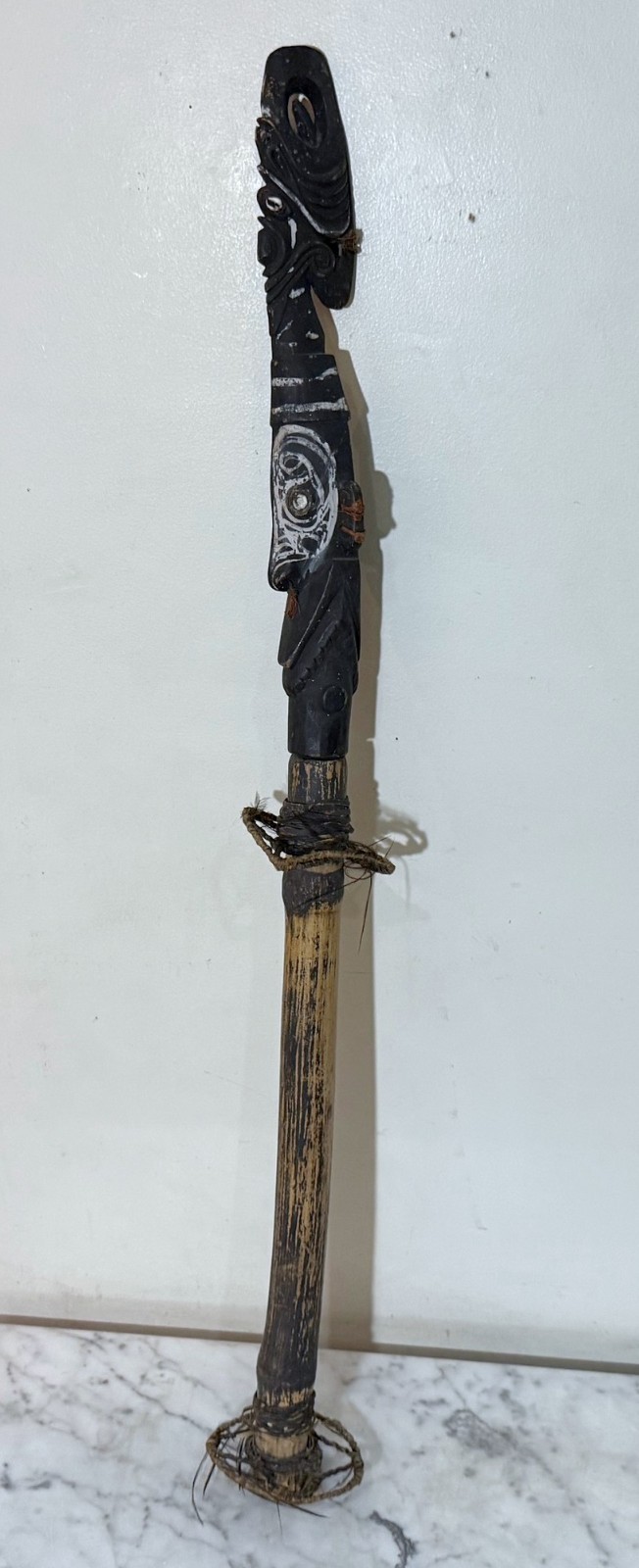 VINTAGE PAPUA NEW GUINEA FLUTE STOPPER WITH BIRD TOTEM & COWRIE SHELL EYES 37″