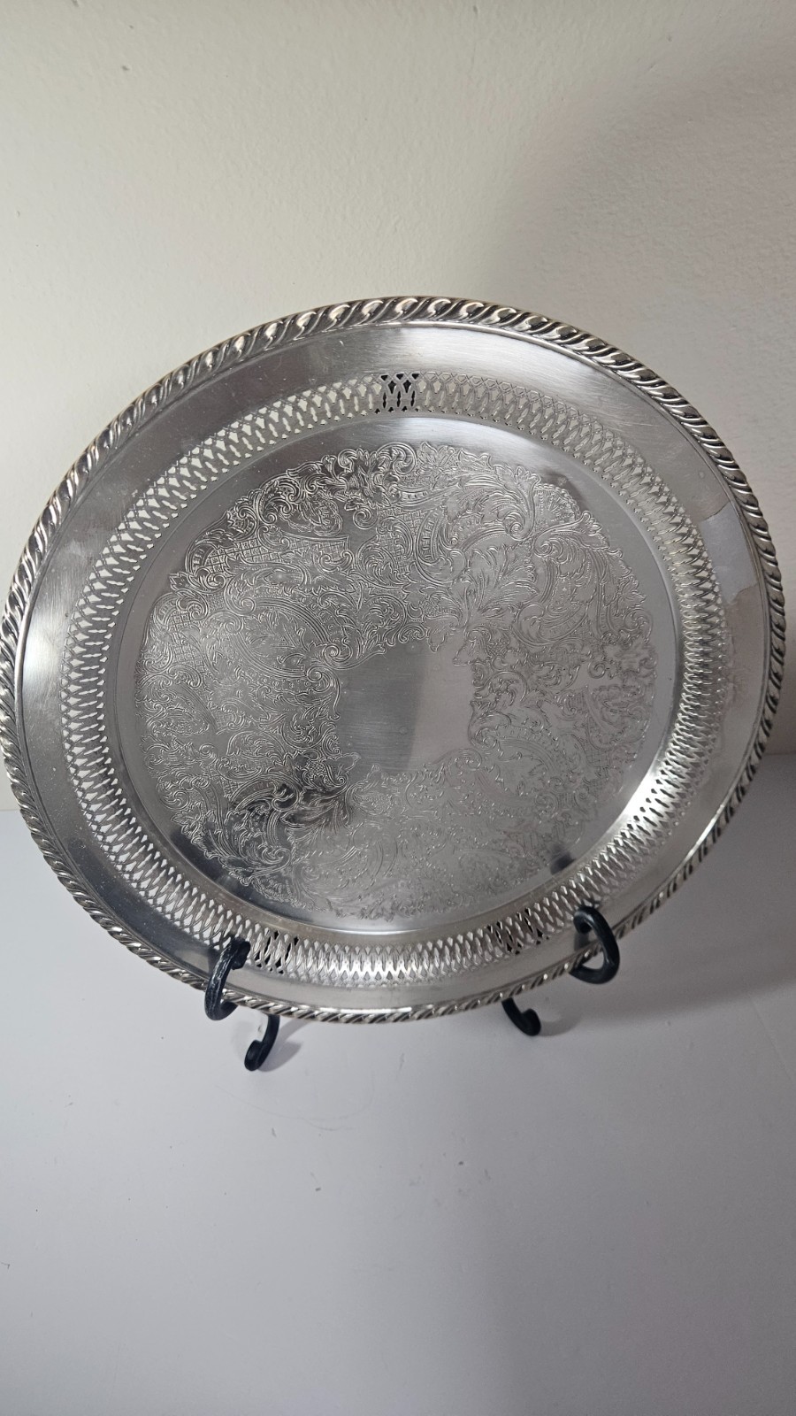 Vintage Oneida Silver Plated 15″ Serving Tray Ornate Floral Pierced Edge