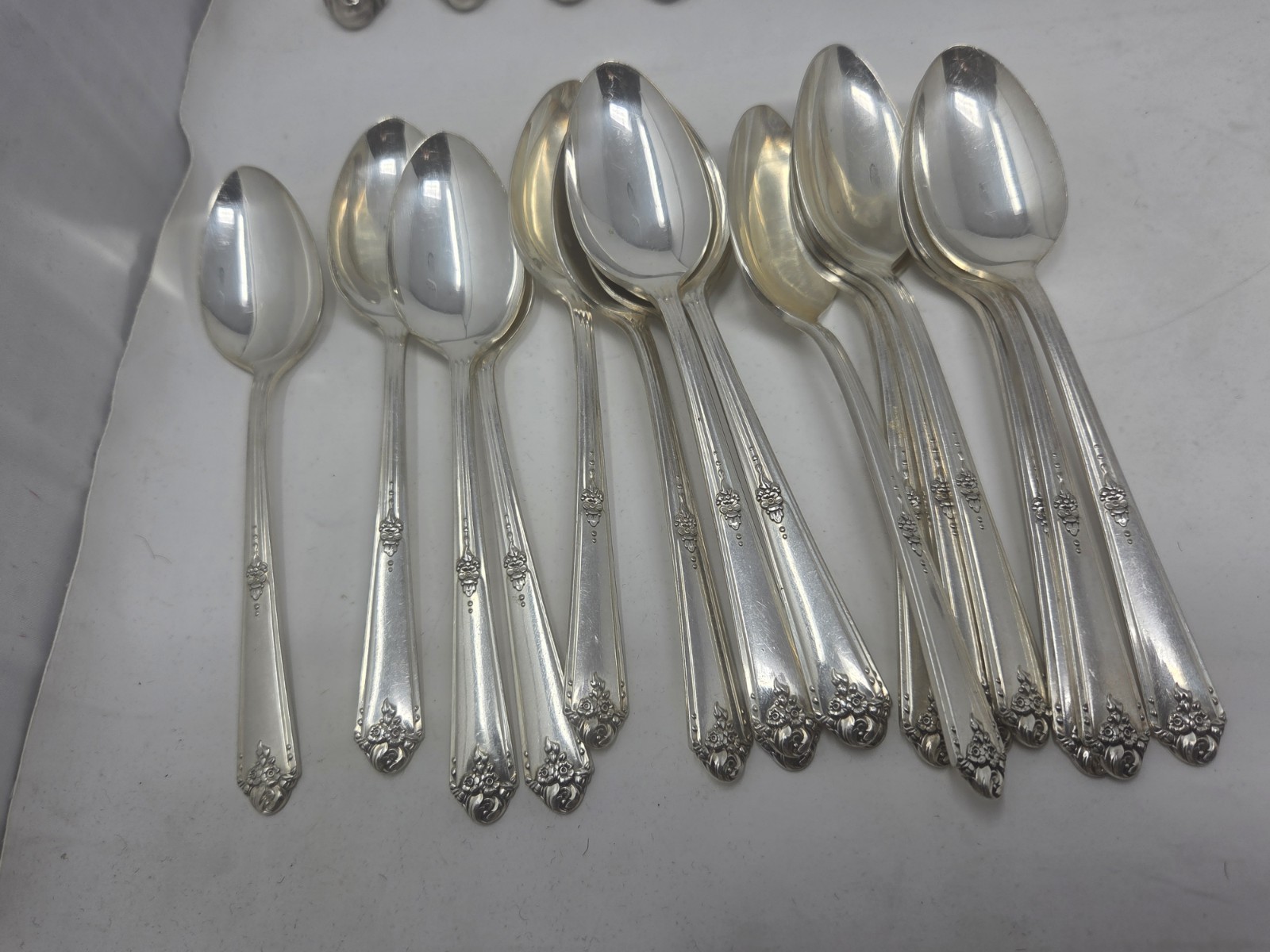 Lot of 68 Oneida Sweet Briar (1948) Silverplate Flatware