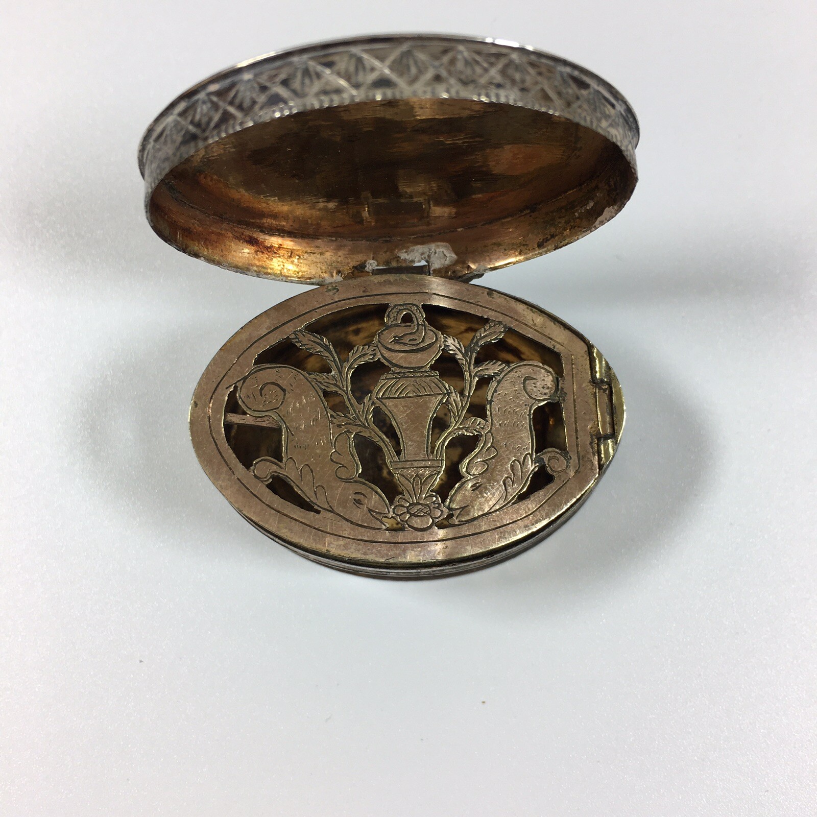 Antique Georgian Solid Silver Tested Oval Vinaigrette 4cm In Diameter