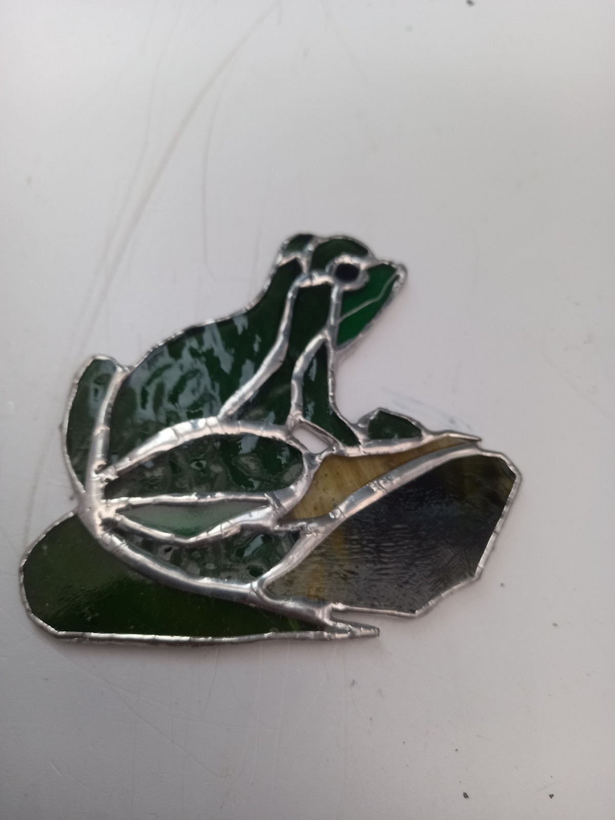 Stained Glass Frog. Window Catcher. Vintage. Green, Yellow And White. 10×10 Cm.