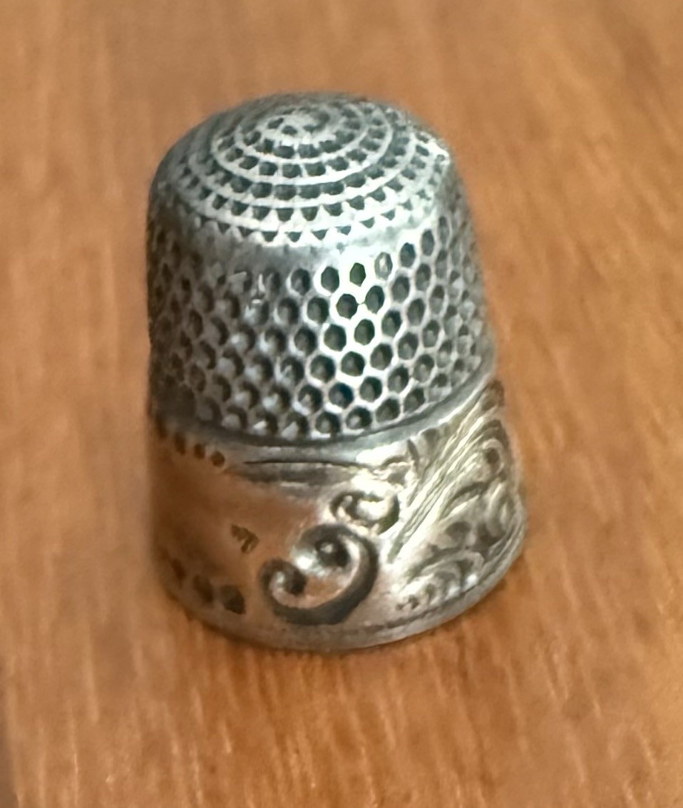 Antique Late 19th – Early 20th Century Silver Thimble Paisley Floral Scroll Sz 7