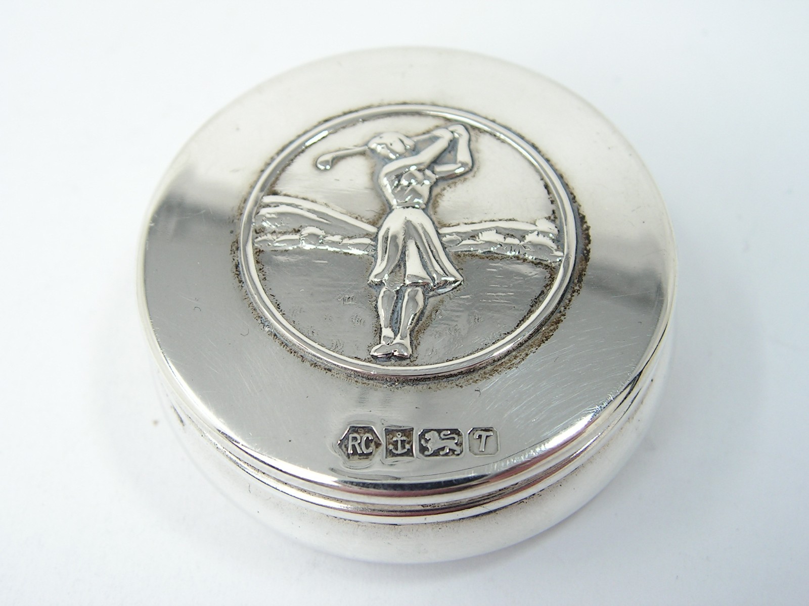 GOLFING INTEREST SOLID STERLING SILVER SNUFF, PILL BOX CARRS OF SHEFFIELD 1993