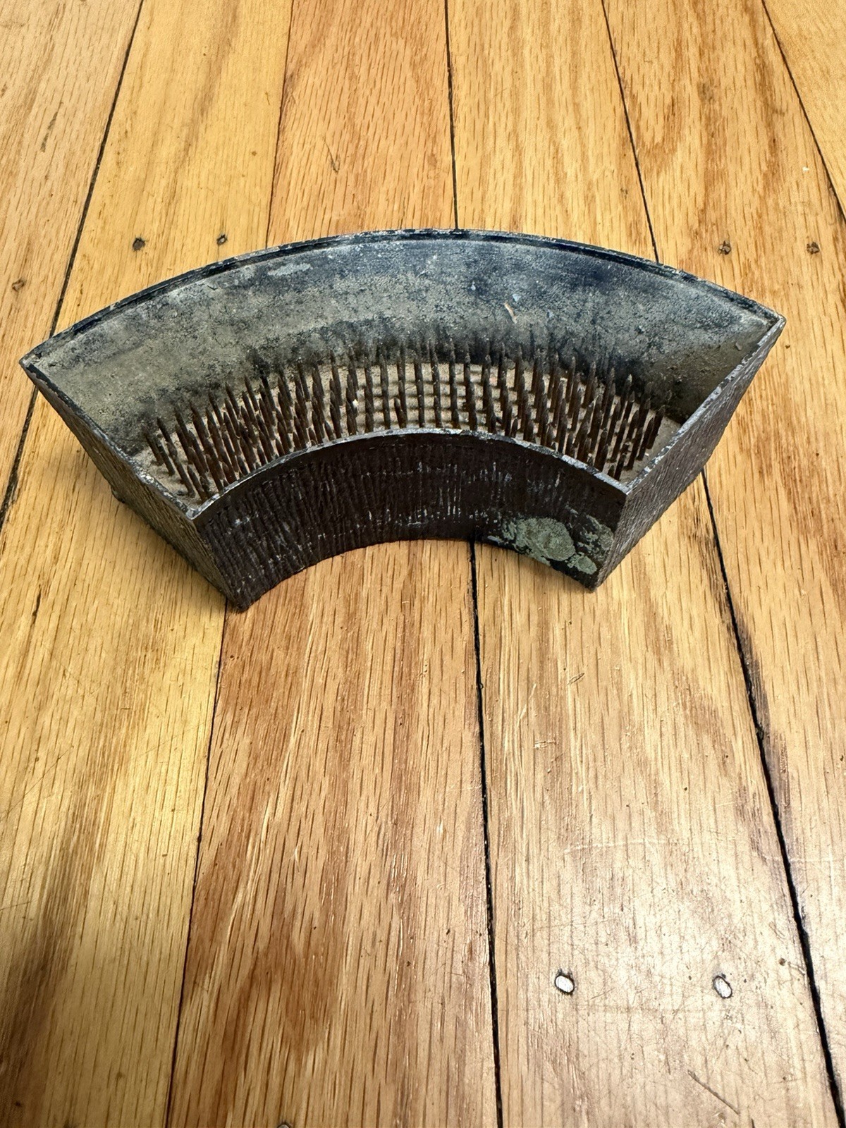 Antique Vtg Heavy IRON METAL SPIKE Quarter CIRCLE Cup Curved FLOWER FROG